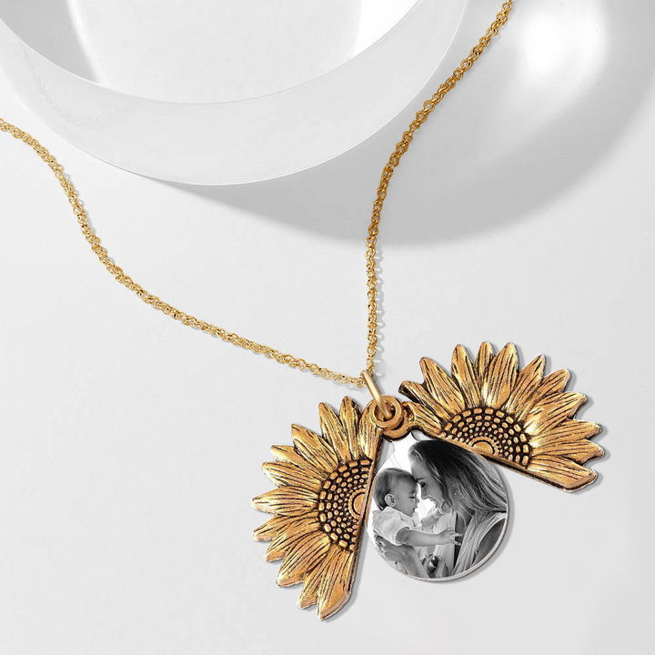Cissyia.com Personalized Openable Sunflower Photo Necklace