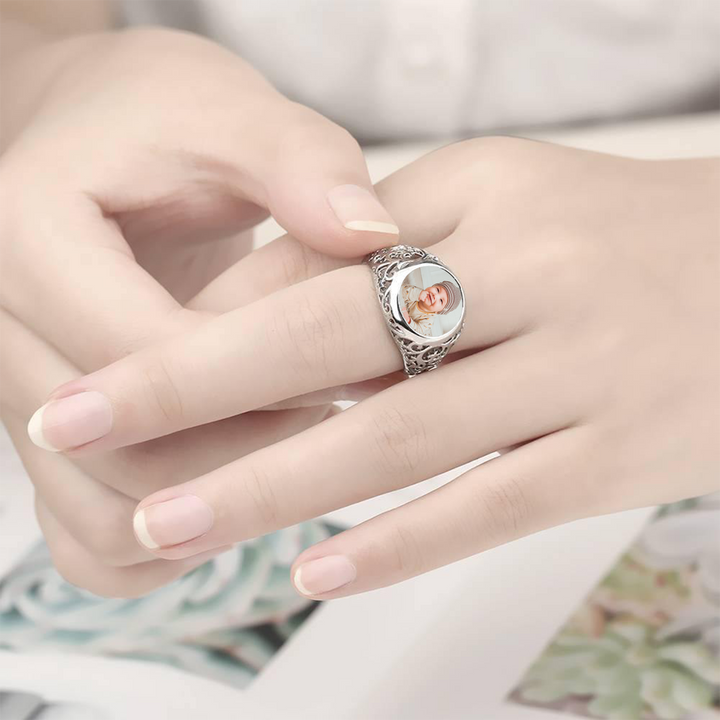 Cissyia.com Round Shape Openwork Photo Ring for Your Baby
