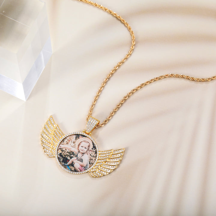 Cissyia.com Zircon Golden Angel Wings Engraved Photo Necklace