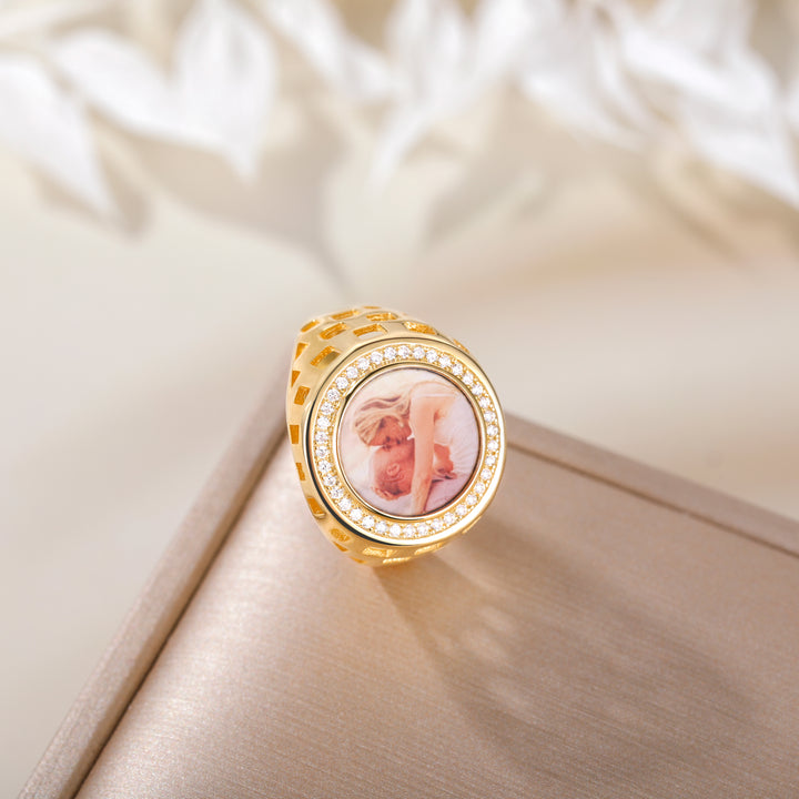 Cissyia.com Round Shape Zircon Openwork Photo Ring