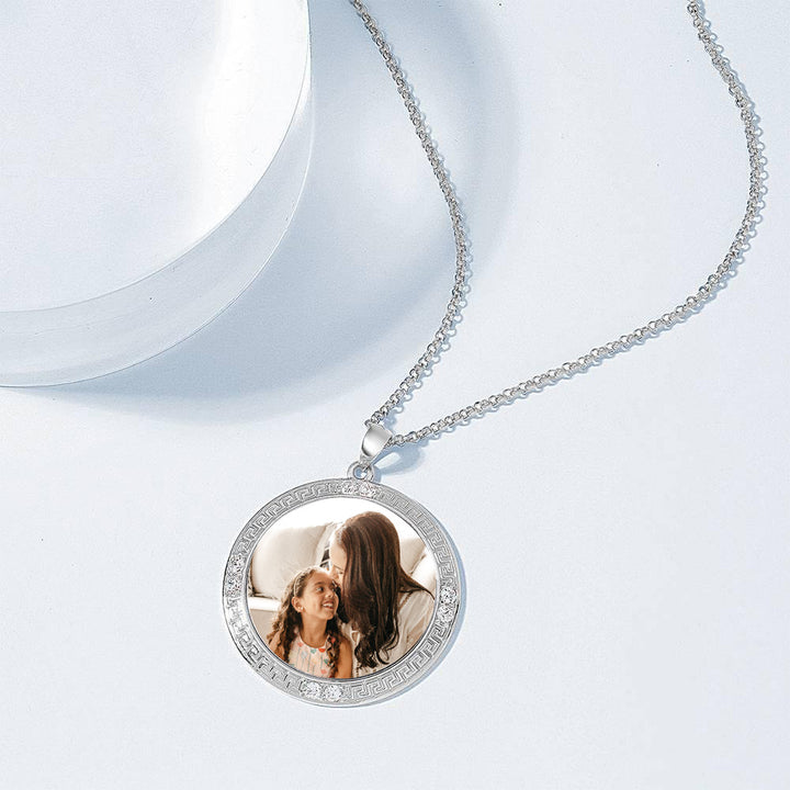 Cissyia.com Personalized Platinum-Silver Plated Rhinestones Crystal Inlay Round Shape Color Engraved Photo Necklace