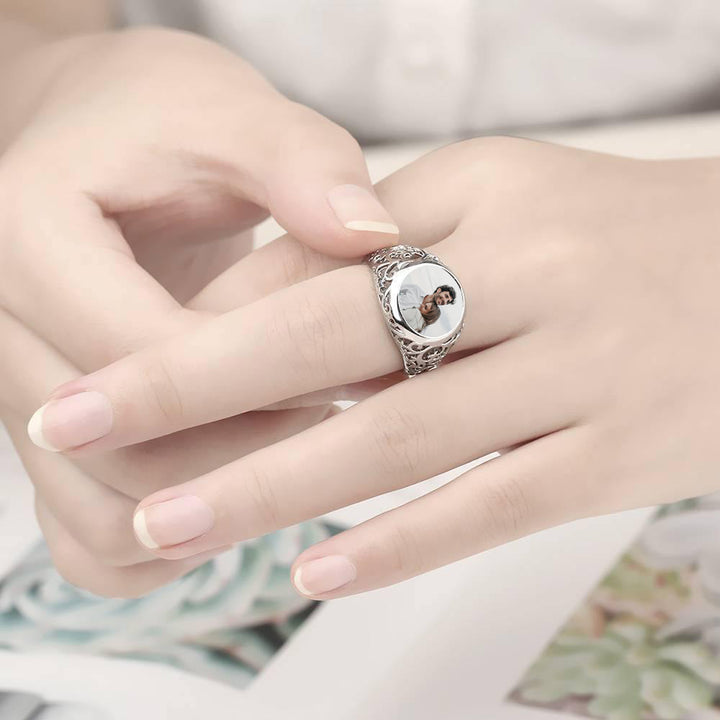 Cissyia.com Silver Round Shape Openwork Photo Ring for Couple