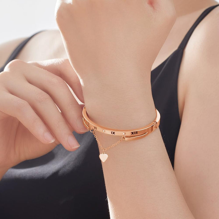 Cissyia.com Custom Engraved Bracelet with Heart Numeral Bracelet for Lovers