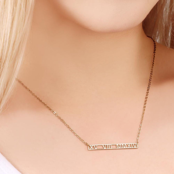 Cissyia.com Personalized Roman Numeral Date Pendant Name Necklace